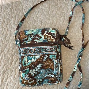 Small Vera Bradley cross body bag
